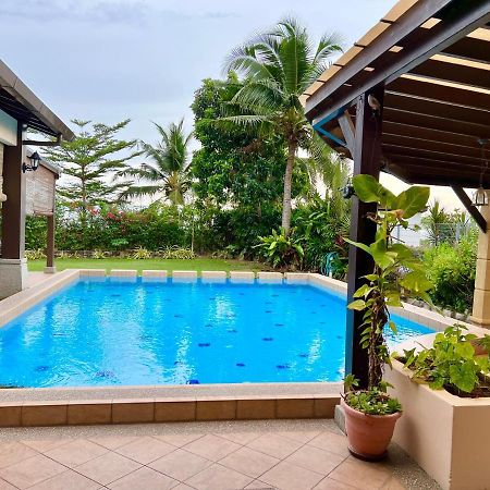 Melaka Beachfront Villa With Pool Ngoại thất bức ảnh