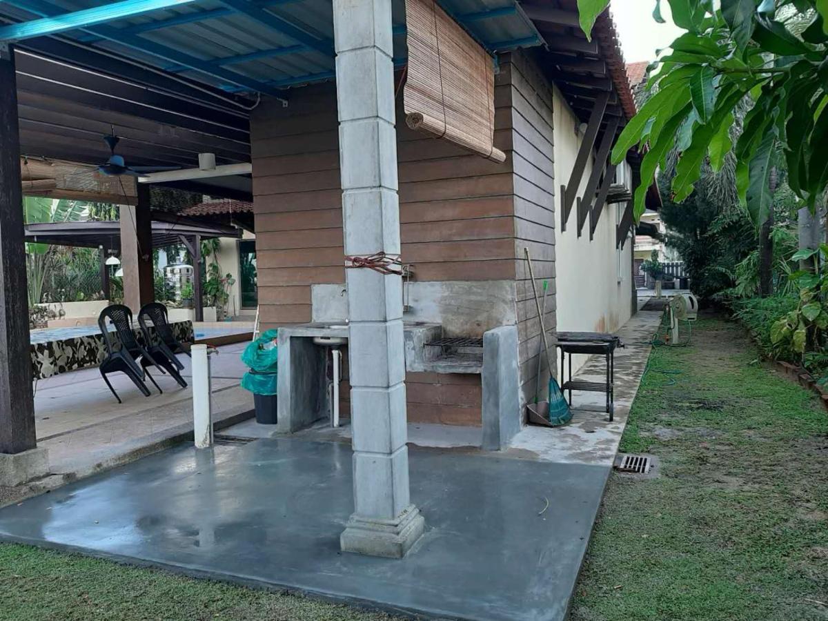 Melaka Beachfront Villa With Pool Ngoại thất bức ảnh