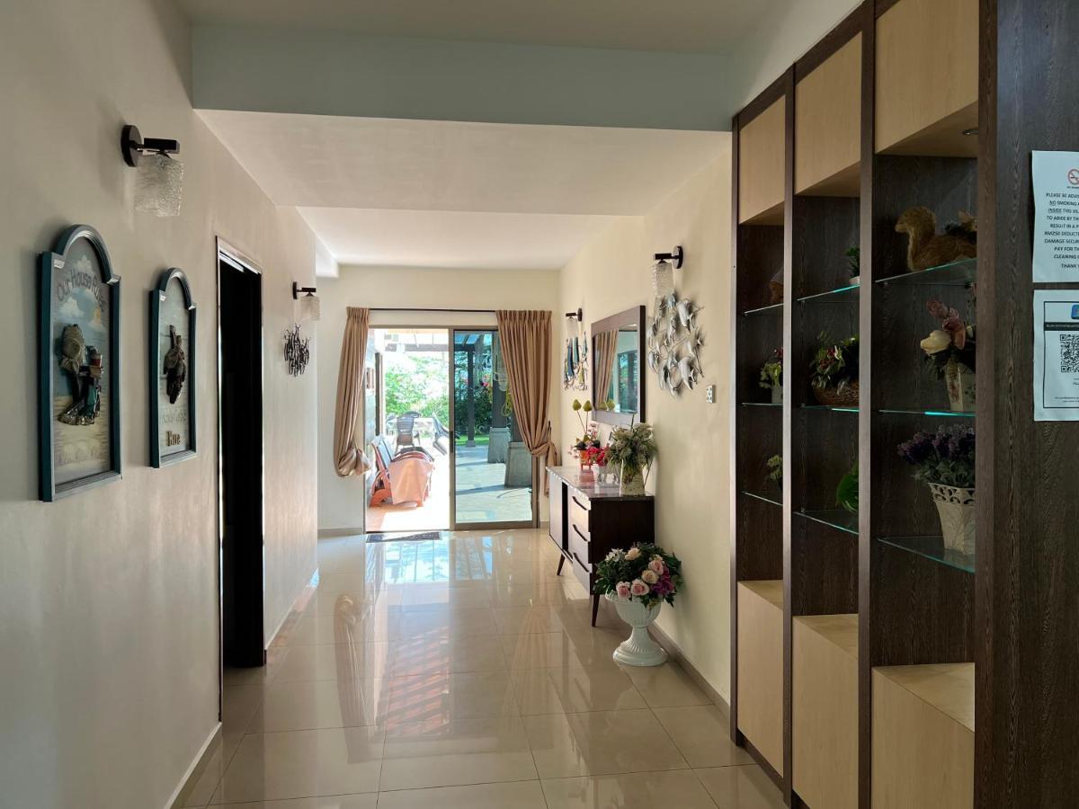 Melaka Beachfront Villa With Pool Ngoại thất bức ảnh