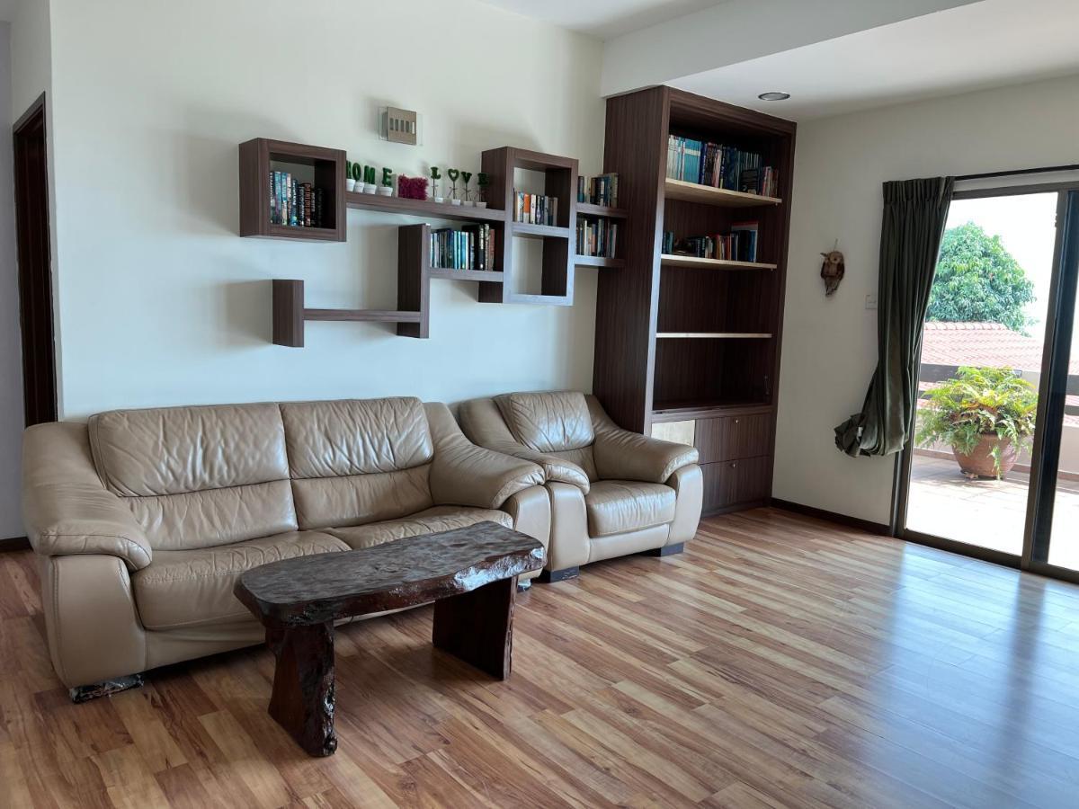 Melaka Beachfront Villa With Pool Ngoại thất bức ảnh