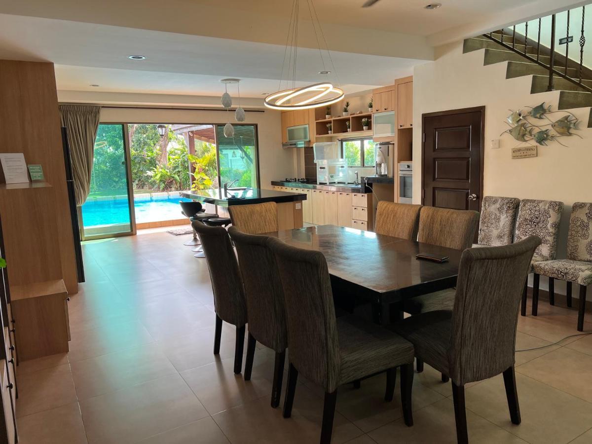 Melaka Beachfront Villa With Pool Ngoại thất bức ảnh
