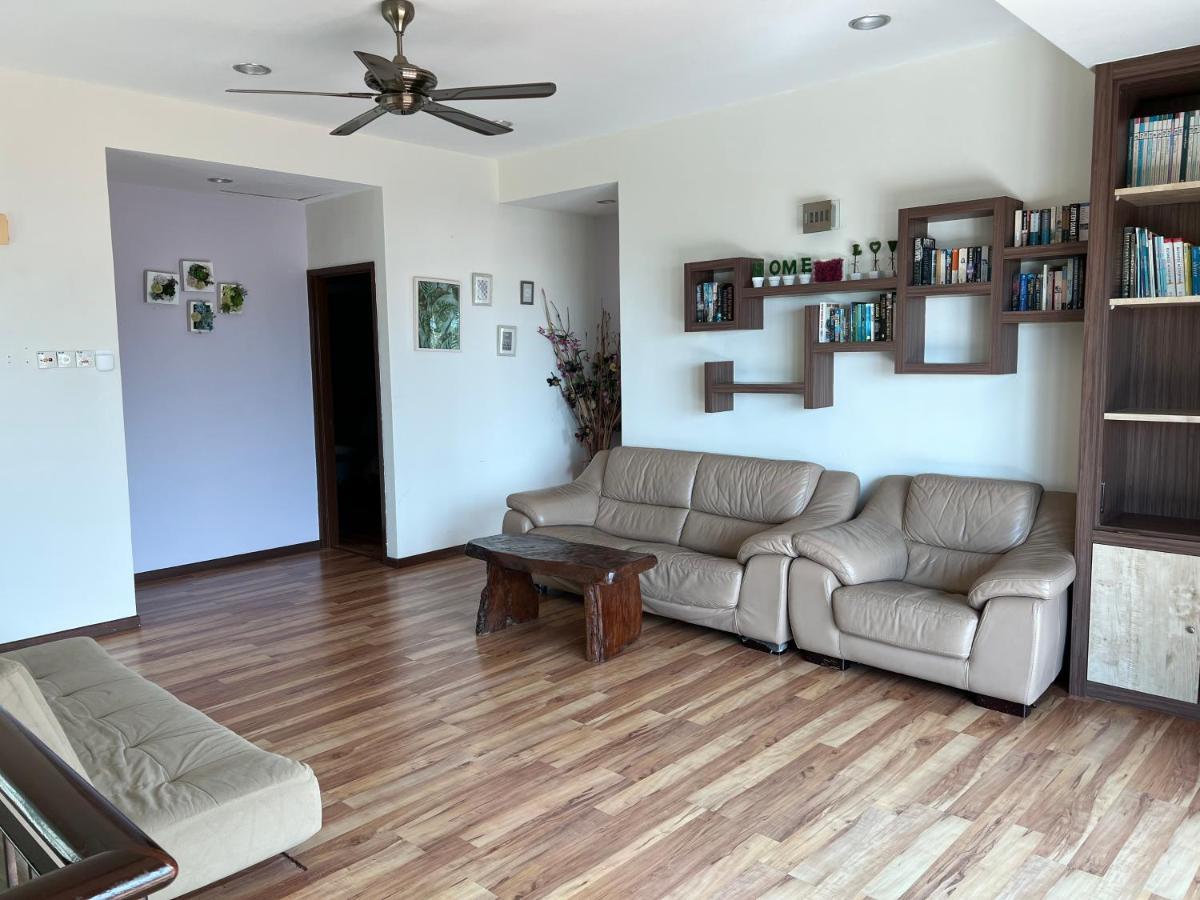 Melaka Beachfront Villa With Pool Ngoại thất bức ảnh