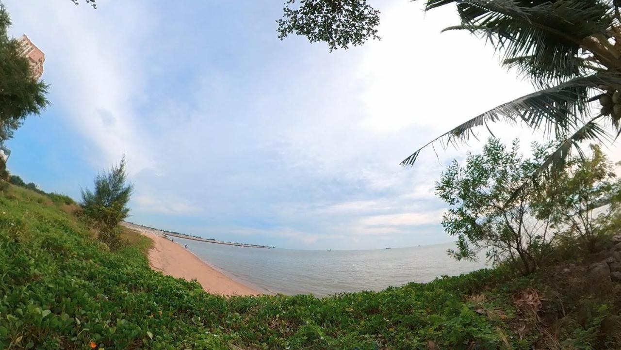 Melaka Beachfront Villa With Pool Ngoại thất bức ảnh