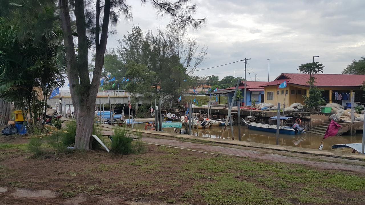 Melaka Beachfront Villa With Pool Ngoại thất bức ảnh
