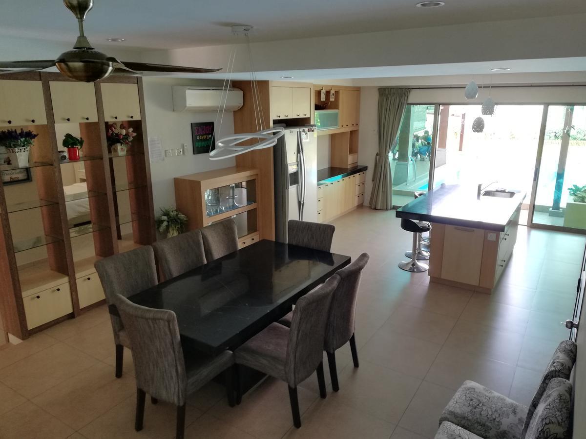 Melaka Beachfront Villa With Pool Ngoại thất bức ảnh