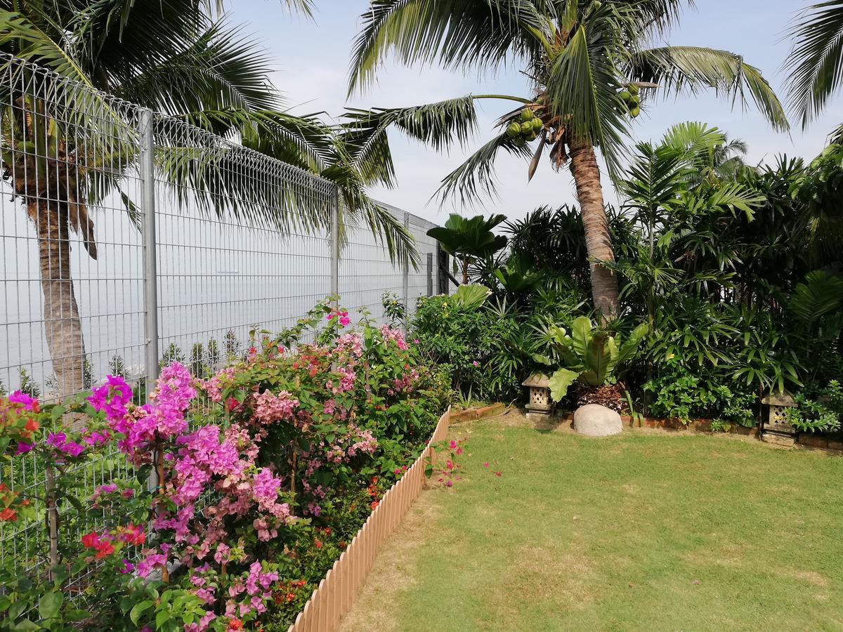 Melaka Beachfront Villa With Pool Ngoại thất bức ảnh