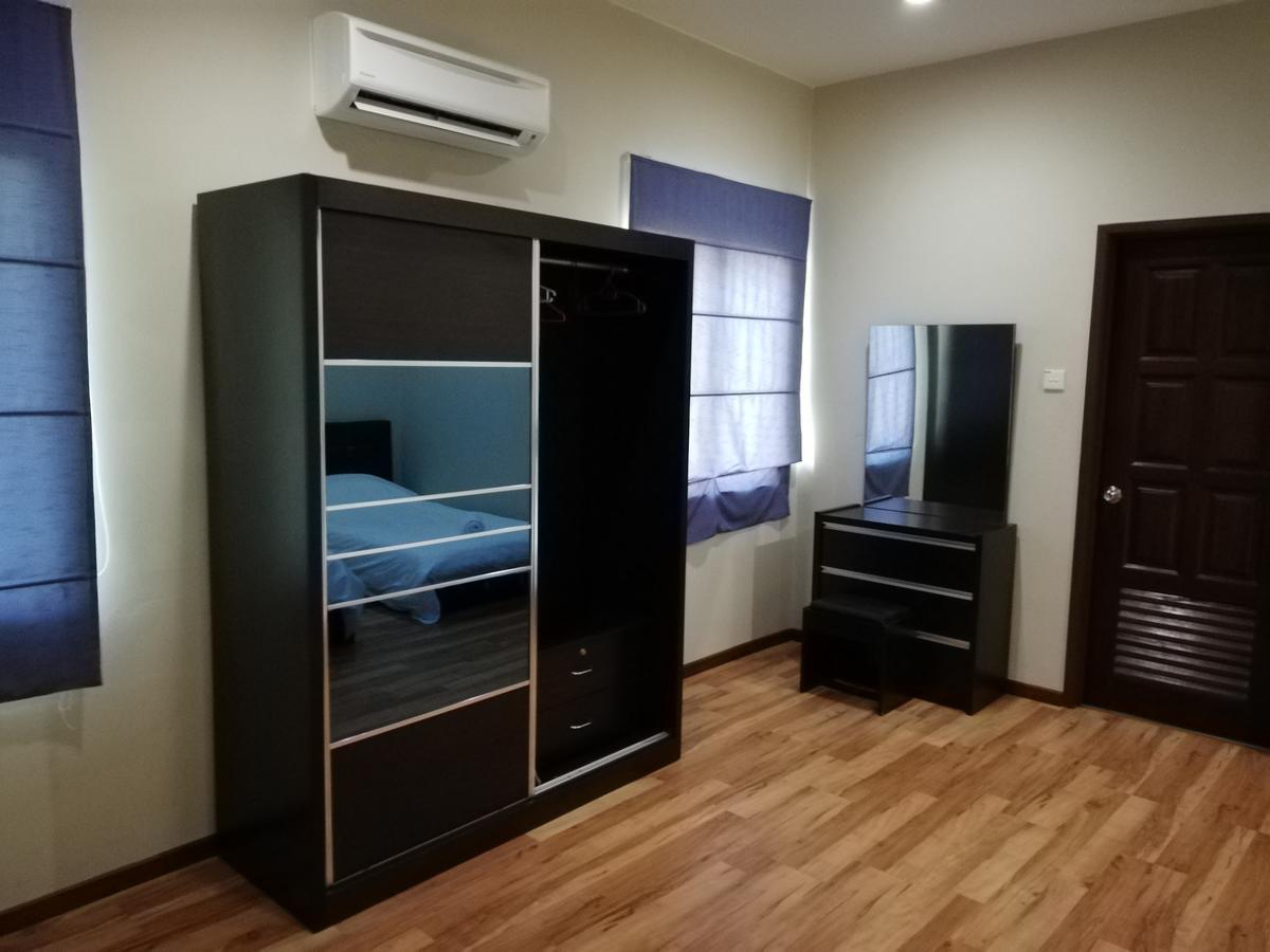 Melaka Beachfront Villa With Pool Ngoại thất bức ảnh