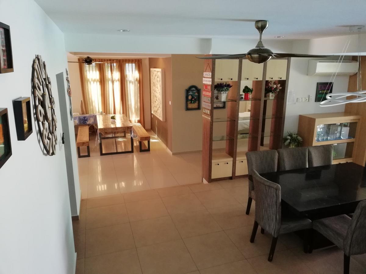 Melaka Beachfront Villa With Pool Ngoại thất bức ảnh